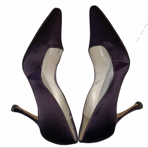Manolo Blahnik purple satin pumps in size 5 - Picture 8 of 9